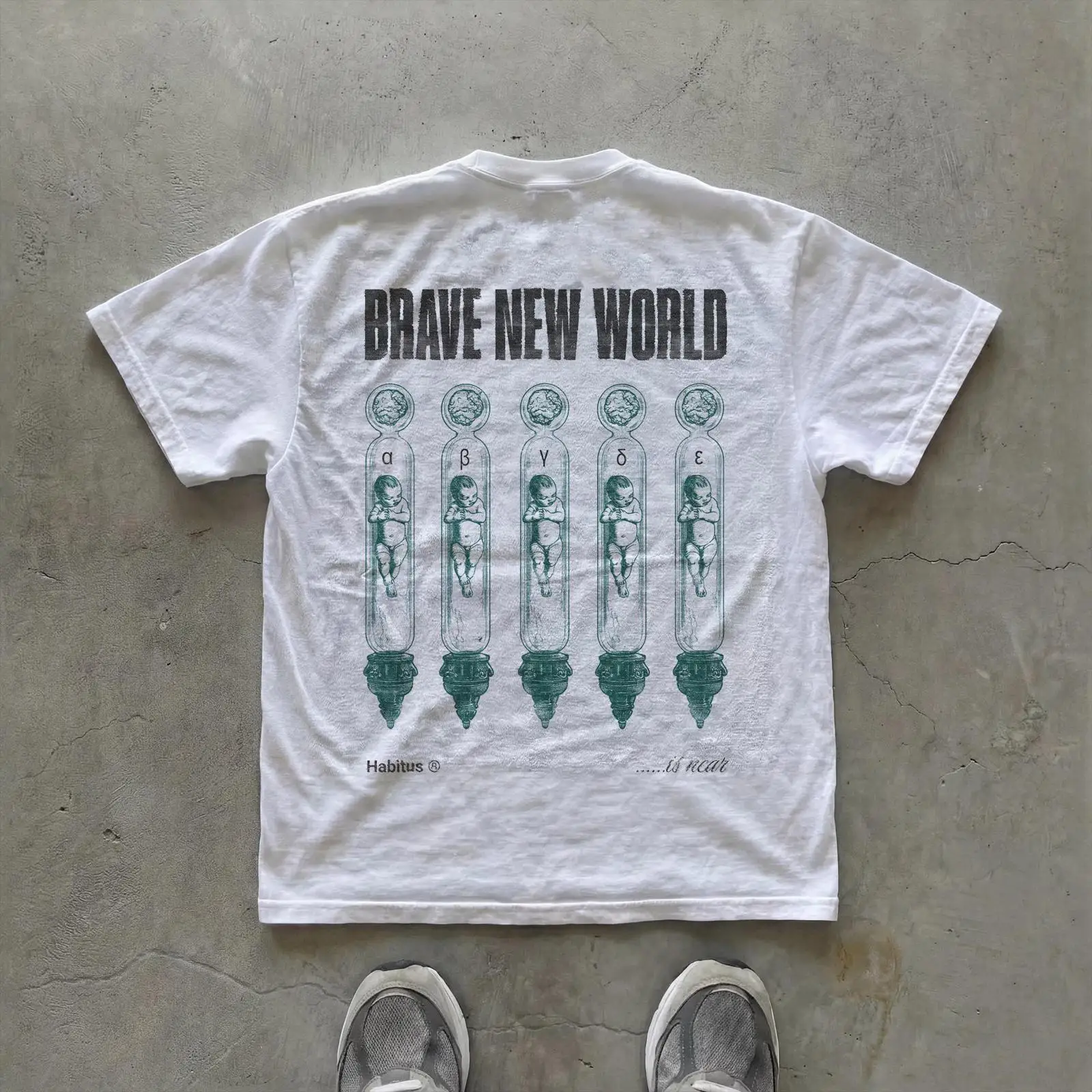 Vintage Fashion Knitwear Book - تي شيرت Brave New World من