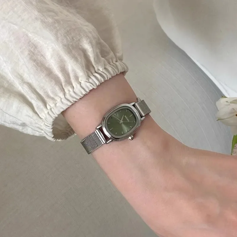 Vintage Fashion Watches - صغيرة البيضاوي الهاتفي الأخضر ساعة بسيطة
