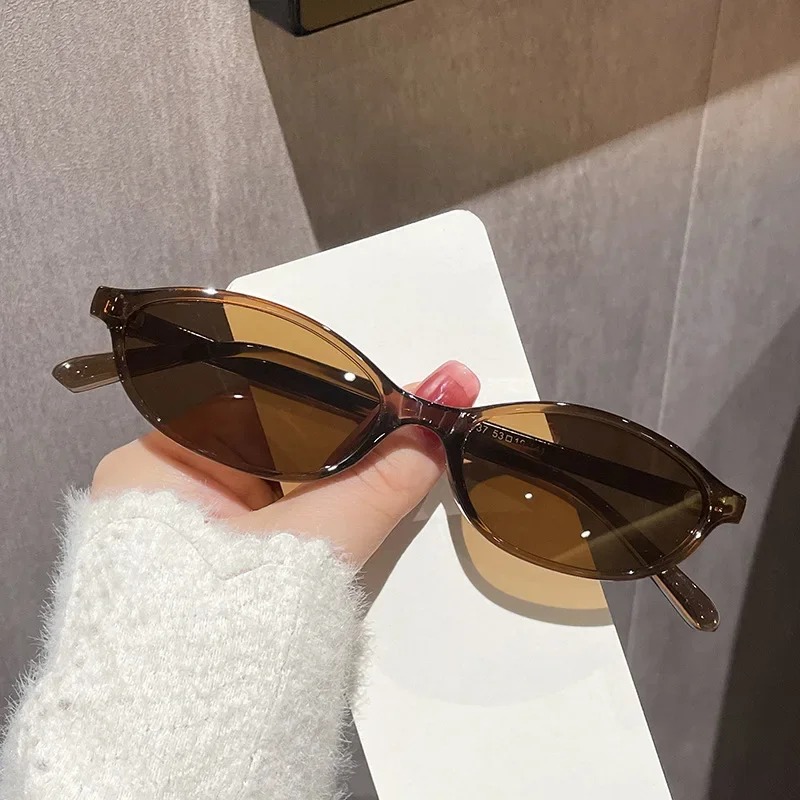 نظارات شمسية جديدة بتصميم عين  - مراجعة Vintage Fashion Trends وسعره