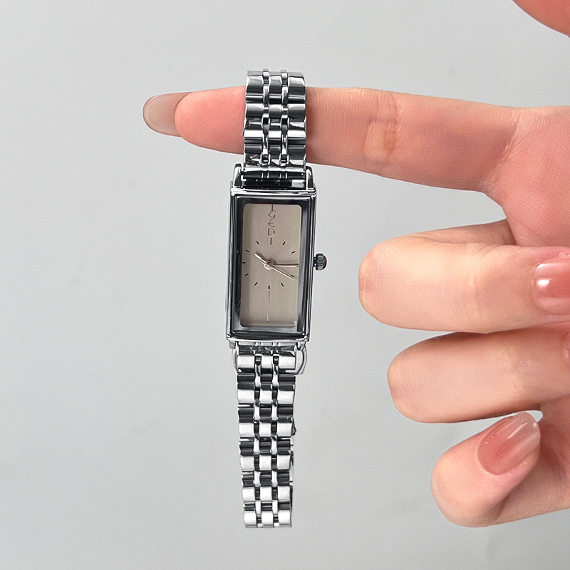 ساعة GEDI كلاسيكية فاخرة بحزام - مراجعة Vintage Fashion Watches وسعره