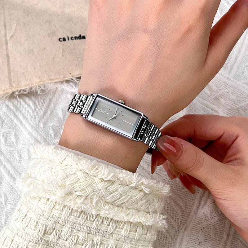 ساعة GEDI كلاسيكية فاخرة بحزام - مراجعة Vintage Fashion Watches وسعره