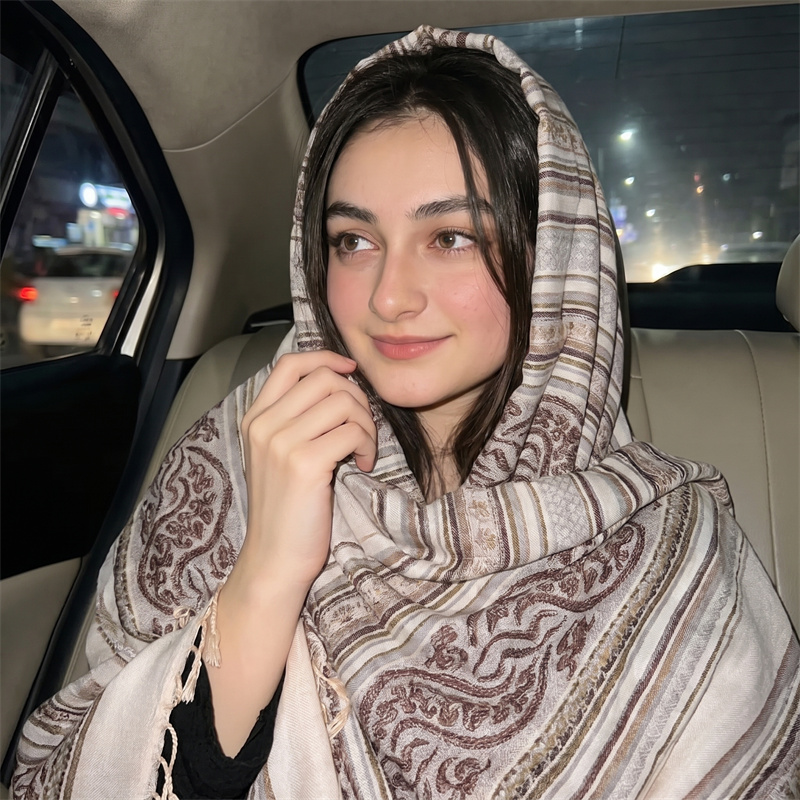 حجاب نسائي عصري بنقشة بيزلي عت - مراجعة Vintage Fashion For Women وسعره