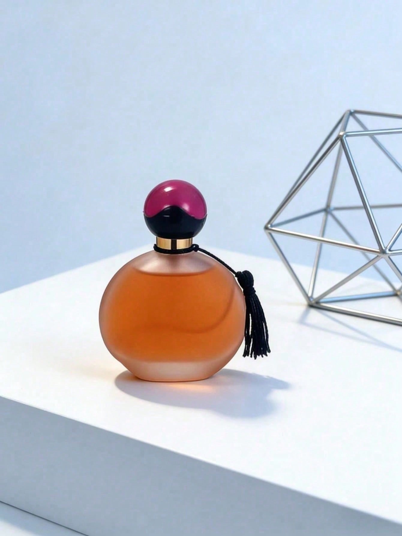عطر فاخر للجنسين برائحة خشبية  - مراجعة Vintage Fashion For Women وسعره