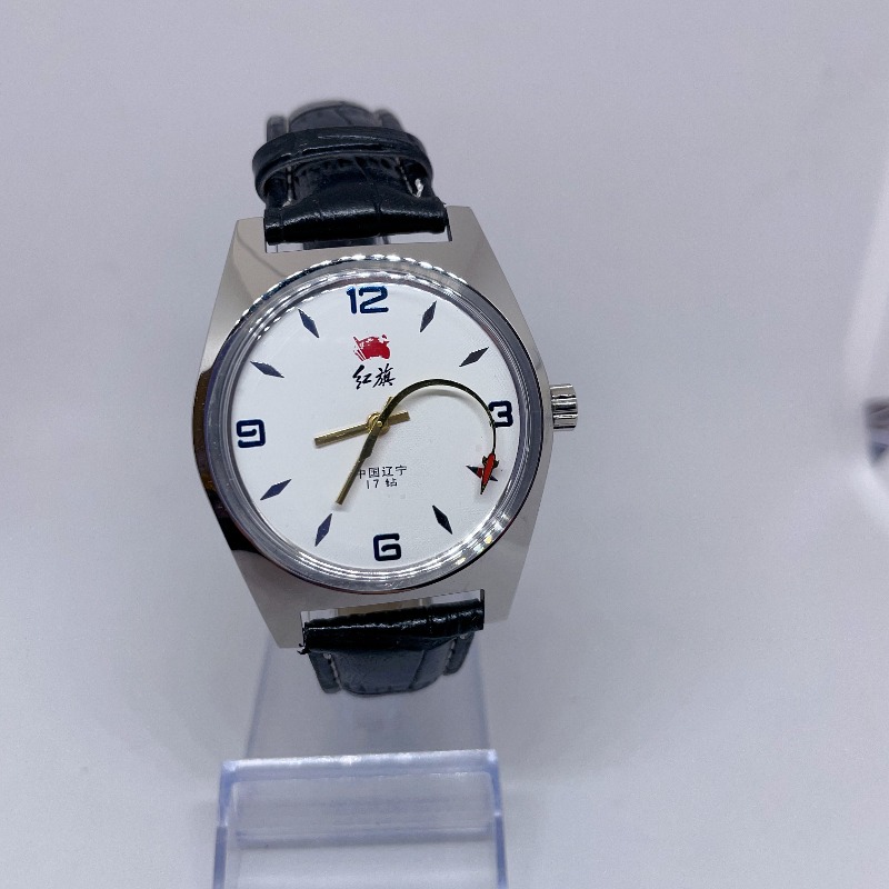 ساعة ريد فلاغ سيرفس ذا بيبول ل - مراجعة Vintage Fashion Watches وسعره