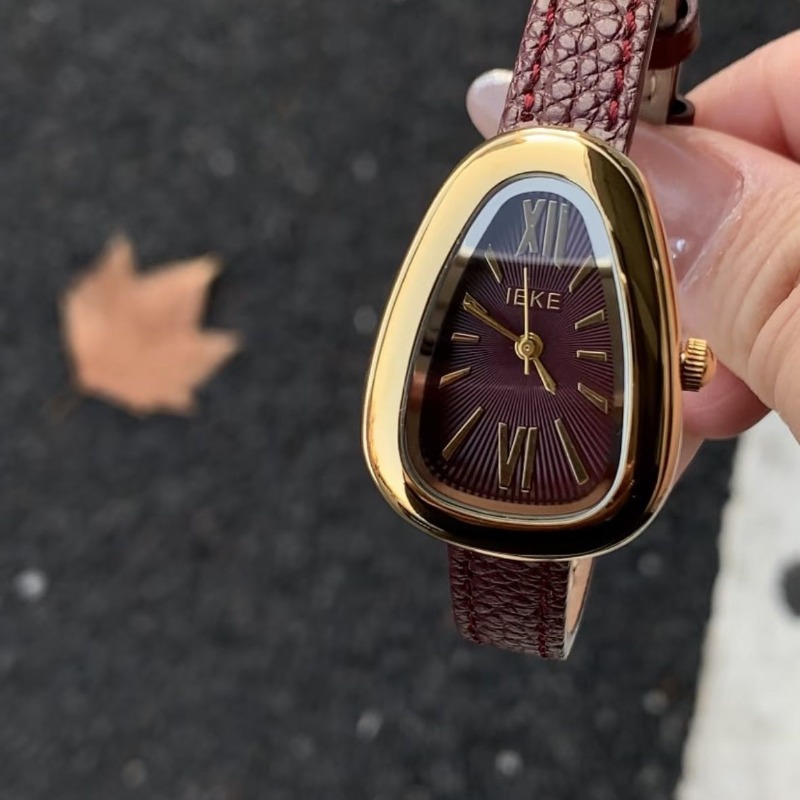 ساعة LEKE أنكولا الحمراء بتصمي - مراجعة Vintage Fashion Watches وسعره