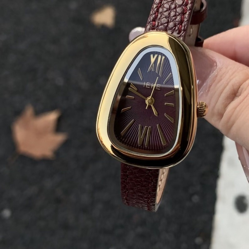 ساعة LEKE أنكولا الحمراء بتصمي - مراجعة Vintage Fashion Watches وسعره