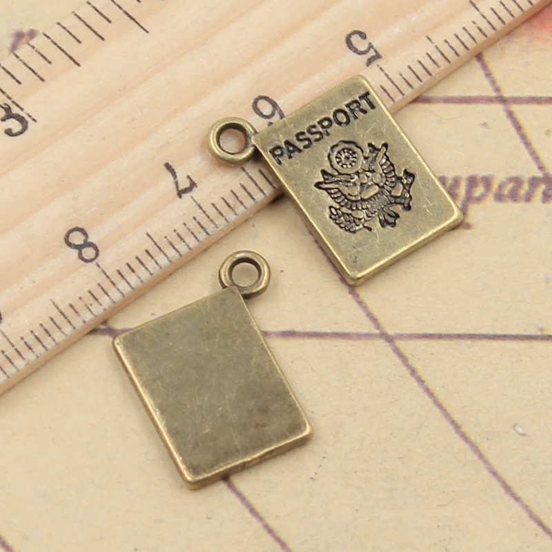 10 قطعة كتاب Charms جواز سفر 1 - مراجعة Vintage Fashion Coloring Book وسعره