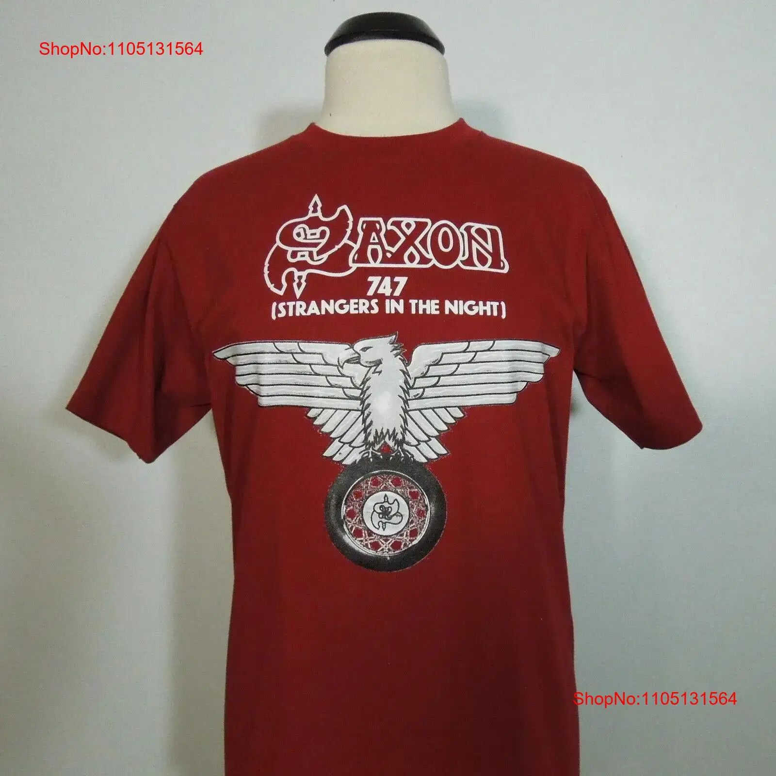 تي شيرت SAXON 747 Strangers In - مراجعة Vintage Fashion Logos وسعره