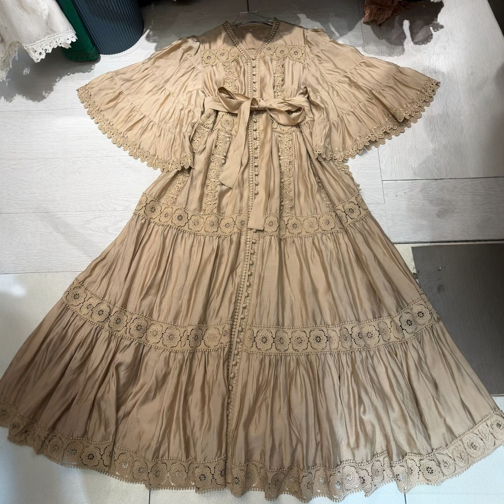 فستان ماكسي أنيق من VGH بتصميم - مراجعة Vintage Fashion Exhibition وسعره